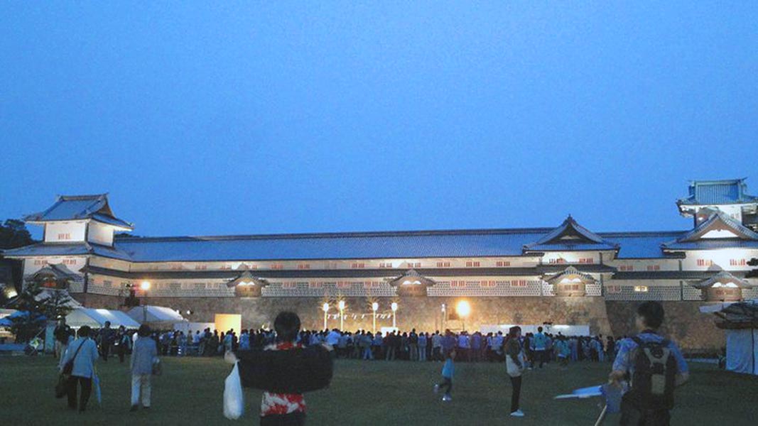 豪华壮观――百万石祭典
